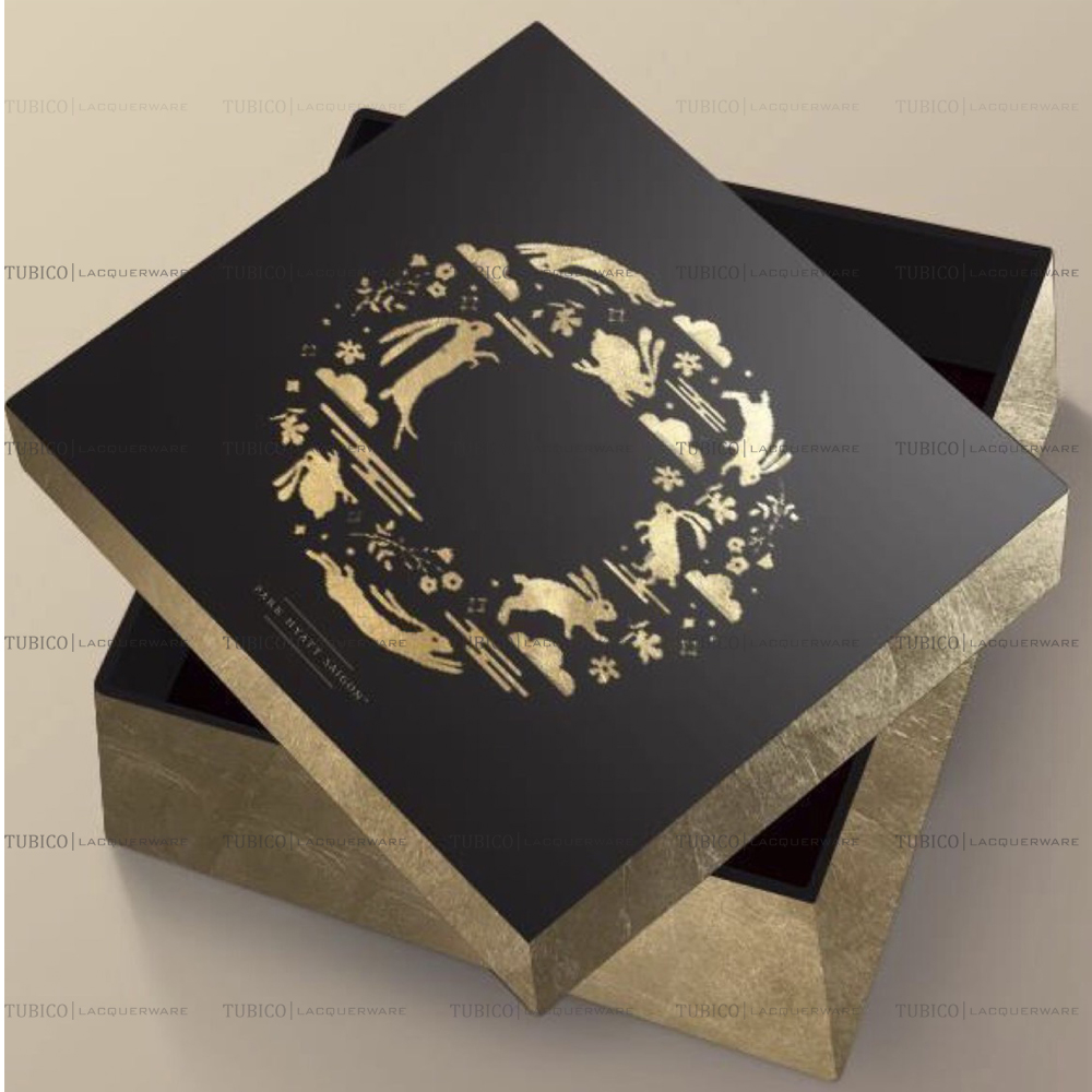 Hộp sơn mài cao cấp đắp vàng đựng bánh trung thu với hoa văn con thỏ